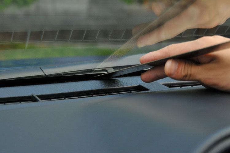 フロントガラス ビビリ音低減モール 振動音対策 テープ 車の音 安全運転 車内
