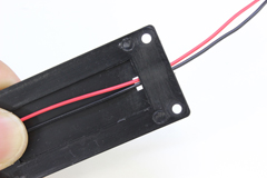 LEDレンズカバーに配線を通す
