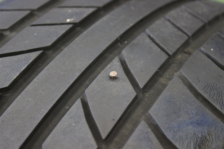 エーモン/知っておこう!タイヤのパンク修理方法